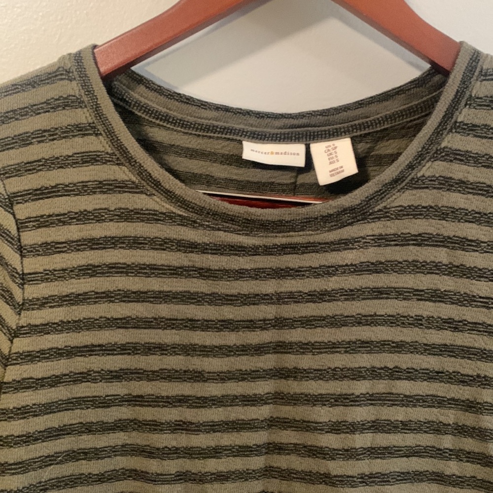 💙2 FOR $15💙NWT Green striped dress - Picture 3 of 3